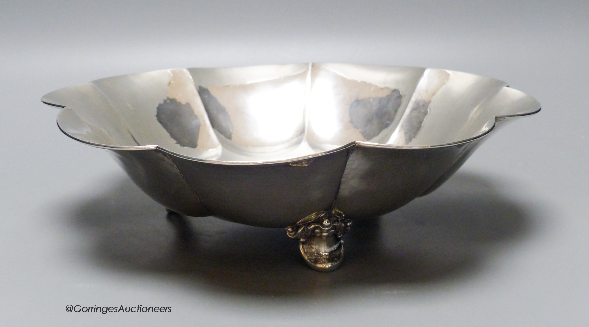 A Continental planished 830 white metal fruit bowl, diameter 28.2cm